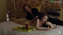 София леон показывает половую щелочку и большие соски перед камерой